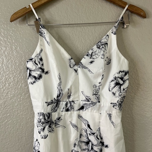 NWOT Darling Daylily Black and White Floral Print High-Low Maxi Dress - Picture 4 of 9